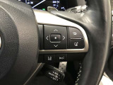 【ステアリングスイッチ】運転中に視線を前に向けたまま操作できます。