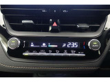 ★エアコンはオートタイプが装着済みです!オートモードにしておけば、車内温度を設定するだけで風の料や吹き出し口の切り替えを機械が行ってくれます!一年中快適な環境を作れますよ♪