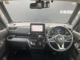 前席内装の全体像です。是非実車をご覧にお越し頂き実際にお座りください。