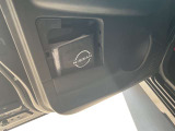 助手席ドアの収納部です。車検証入れなどが入る大きさです♪