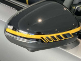 視認性が高い純正ミラーを採用しております。安全に運転が出来る様、一つ一つの部品に拘っているのがメルセデス・ベンツです。