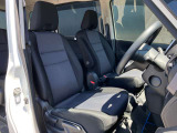 運転席も広々、ドライブも楽しめますね♪実際お座りいただくのが、分かりやすいと思います。お気軽にご来店ください!