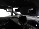 身だしなみのチェックに便利なバニティミラー付きサンバイザーです。