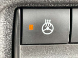 寒冷地仕様車なので、ステアリングヒーターを装備しています。