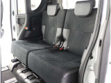 ゆとりある広々とした車内空間は、ドライブを始め買い物やレジャーなど、幅広く活躍します。一人でもみんなとでもお出かけを楽しみましょう!