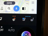 運転席・助手席は、ヒーター&ベンチレーション付シートです。暑い時期も寒い冬も快適に過ごせるうれしい装備です。ハンドルヒーターも装備しています。