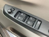 エンジンオイル、オイルエレメント、ワイパーゴム交換。その他バッテリーやベルト類など点検の上、必要な場合には交換してお渡します。