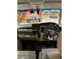 フロントガラスも広く視界が良くて運転しやすいです!!