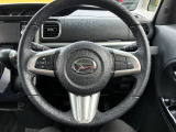 握りやすいステアリングで快適なドライブをサポート!運転席からの視界も良好です♪