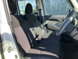 運転席も広々、ドライブも楽しめますね♪実際お座りいただくのが、分かりやすいと思います。お気軽にご来店ください!