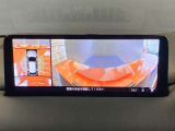 【360&deg;ビュー・モニター】前後左右4つのカメラ映像をさまざまな走行状況に応じて切り替えてセンターディスプレイに表示することで、駐車時や狭い道でのすれ違い時、見通しの悪い交差点進入時でも安心感を高めます。