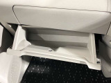 「収納スペース」使いやすい収納を、使いやすい場所に。様々な場所に収納スペースがあり使い勝手も良いので車内もスッキリして綺麗を保てます