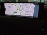マツダコネクトの12.3インチワイドセンターディスプレイです。『Android Auto』『Apple CarPlay』や独自のコネクテッドサービスに対応したインターフェイスシステムです。