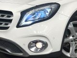 ●LEDヘッドライト:夜間走行時も良好な視界を確保し安心して運転できる高輝度LEDヘッドライトを装備!点灯速度が早く、消費電力も抑えられています。