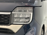 LEDヘッドライトは、点灯の瞬間から最大光量を発揮し、突然暗くなるトンネルなどでの安定感を高めます。