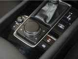電動パーキングブレーキになります。パーキングブレーキのオートホールド機能も付いています。