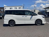 両側パワースライドドア付きだから、狭い駐車スペースなどでの 乗り降りラクラク!小さなお子さまのいるご家庭には嬉しい装備。