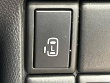 【パワースライドドア】スマートキーや運転席のスイッチでスライドドアの開閉が可能♪電動だから力を入れてドアを開ける必要が無く、小さいお子様でも、重い荷物を持っている時もラクに開け閉めできます♪
