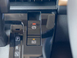 電動パーキングブレーキ 指先で簡単に出来ます  オートブレーキホールド 停車時のブレーキペダルを踏み続ける事を楽に ペダルから足を離せます 坂道発進も楽になります