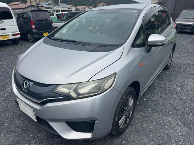 フィット 1.3 13G 4WD 