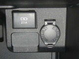 【充電用USB端子】デバイスの充電に便利です。※実際の接続端子は写真で確認or店舗までご気軽にお問合せください♪