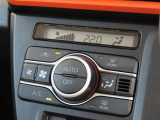 オートエアコンで車内はいつでも快適です♪