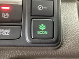 ★ECONスイッチ★ エコドライブを加速しよう!スイッチをONにすると、運転の仕方によるロスを抑え込み燃費をよくするようクルマが頑張ります(*^ー^*)燃費向上にチャレンジ♪