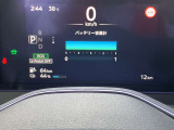 視認性の良いメーターパネルデザインです。
