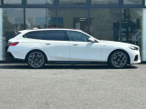 BMWを熟知したメカニックによる、360度の納車前点検。ドイツ本国と同様の教育・訓練を受けたメカニックが徹底的に点検、整備した後にお客様にお引渡しします。