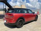 MINIのお車は、&ldquo;駆け抜ける歓び&rdquo;を体現しております。走行の安定性とコーナリングの良さを追求し、思い通りにハンドルの操作可能です。