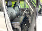 運転席シート廻りは使用感も少なく、良好な状態となっています。丁寧に使われていたことがよくわかりますね。