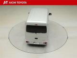リヤバンパー内には、後方の安全を知らせる超音波センサーが付いています。安全運転の助けとなります。