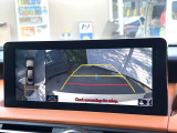 【パノラミックビューモニター】専用のカメラにより、上から見下ろしたような視点で360度クルマの周囲を確認することができます☆死角部分も確認しやすく、狭い場所での切り返しや駐車もスムーズに行えます。