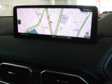 マツダコネクトの10.25インチワイドセンターディスプレイです。『Android Auto』『Apple CarPlay』や独自のコネクテッドサービスに対応したインターフェイスシステムです。