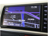 純正ナビを装備。タッチパネル式で使いやすく、お出かけもラクラクです。