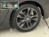 タイヤサイズは215/45R17!純正アルミホイール!残り溝は5ミリ程度!パンク修理キット搭載車!