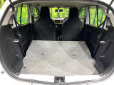 普段のお買い物や通勤、送迎等に十分な荷室スペースを確保しております。セカンドシートを倒すと、大きな荷物の積載も可能です♪