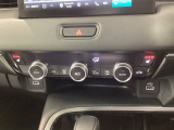 運転席と助手席にはシートヒーターが付いています☆寒い時期に腰周りを温めてくれるので体全体が温まりやすいのは勿論、暖房と違い顔に風が当たらないので、乾燥肌やドライアイの方でも大丈夫☆