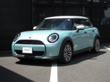 【Kumamoto BMW / MINI 熊本】では、厳しい基準を満たした正規ディーラー認定中古車を厳選。ご購入後も安心のサポートでカーライフをお楽しみいただけます。