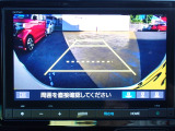 ◆【リアカメラ】が装着されています。リバースに入れるだけで映ります。後方の安全確認や、狭い駐車場での車庫入れ、雨の日や夜間など視界の悪い時に便利です。安全にバックする為には欠かせない装備です。
