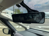 インテリジェントルームミラー☆カメラの映像を映すことで荷物や人が乗っていても後方視界を確保できます☆