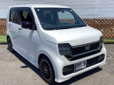 自社整備工場で点検整備をおこなってからお渡ししています。車検が残っている場合は『12ヶ月点検整備』を、車検整備付きの場合は『車検整備』をおこないます。整備費用は車両本体価格に含まれています。