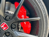 【ブレンボ製キャリパー】ハイパワー車両には強力なブレーキが必須!世界のスーパーカーにも採用されるイタリアの高級メーカー「ブレンボ」を装着!色鮮やかなキャリパーがスポーティな印象を引き立てます♪
