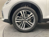 純正アルミホイール装着車両です!
