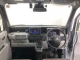 【前方視界】開放的な前方視界!運転がしやすく疲れにくいです♪窓が大きく、見通しがとっても良いおクルマですよ♪