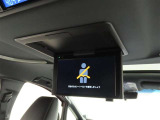 トヨタ純正12.1型後席ディスプレイを装備しております。