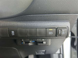 対向車がいないとき、見通しの悪い道路は暗くて怖いですよね。。。こちらのクルマはオートマチックハイビーム搭載です!対向車の有無で自動でハイ・ロウビームに切り替えます。