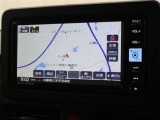 安全を考慮し、視線移動の少ない位置にセットされた純正メモリーナビ!CD、DVDビデオ、フルセグTVに対応でUSB端子も備えられています。