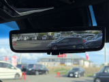 【デジタルインナーミラー】後席の大きな荷物や同乗者で後方が確認しづらい時でも安心!カメラが撮影した車両後方の映像をルームミラー内に表示。クリアな視界で状況の確認が可能です!