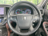 【純正革巻きステアリング】上質な革を使用することで、手にしっかり馴染みとても運転しやすいハンドルです♪